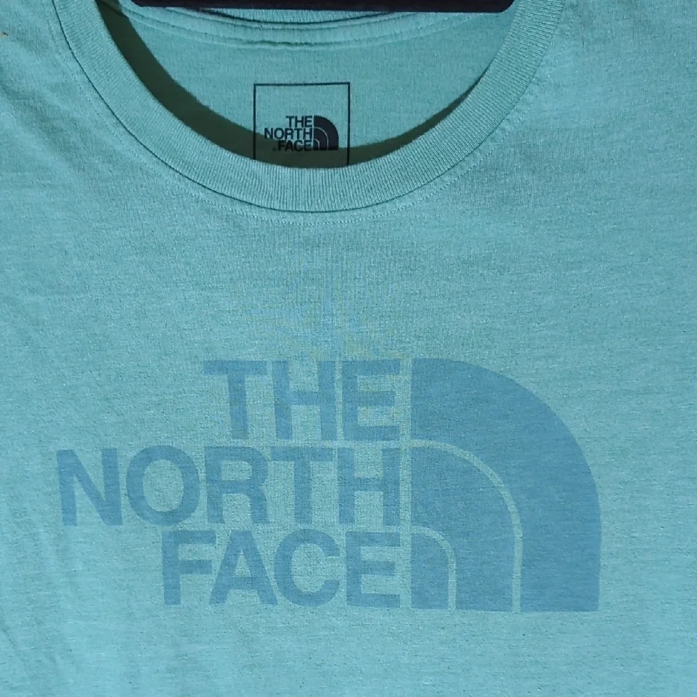 The North Face Teal Graphic Tee - Picture 4 of 10